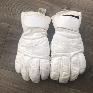 Obermeyer HydroBlack Snow Gloves Size: Junior L